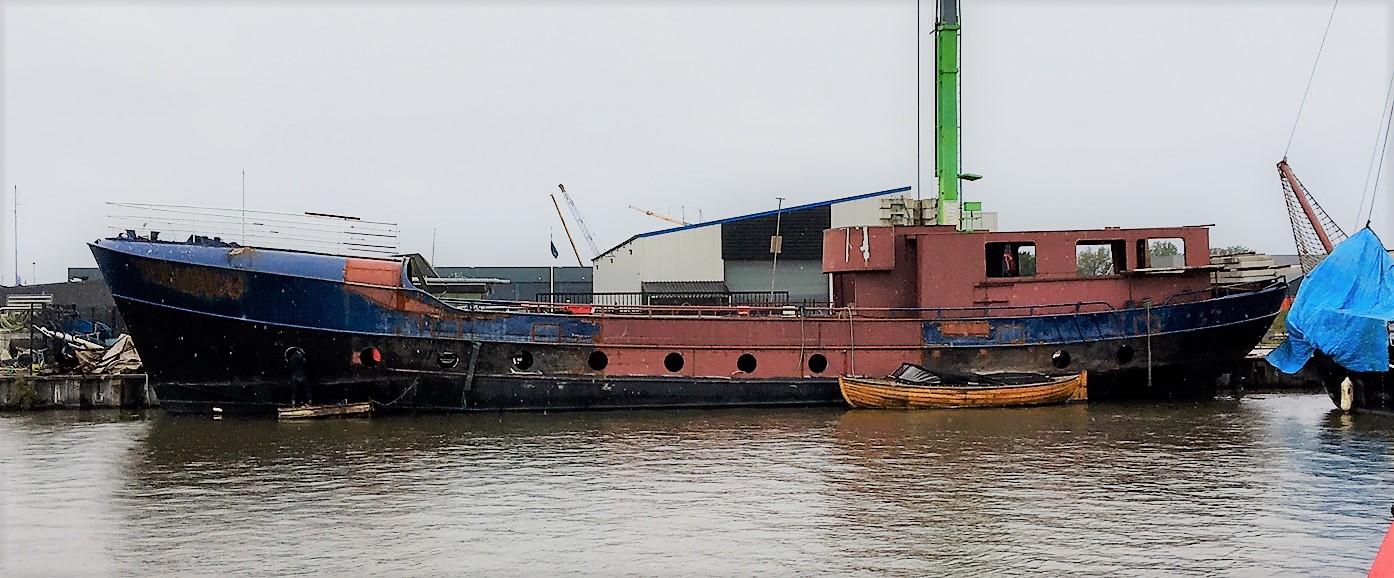 aug 2017 AM 58 in aanbouw op werf in Harlingen